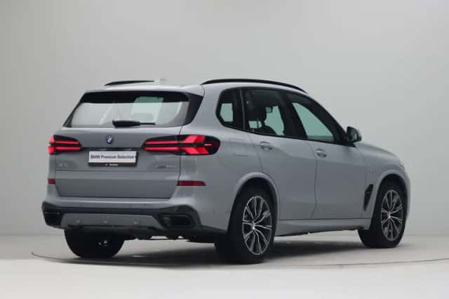 BMW X5 (2023) thumbnail 5