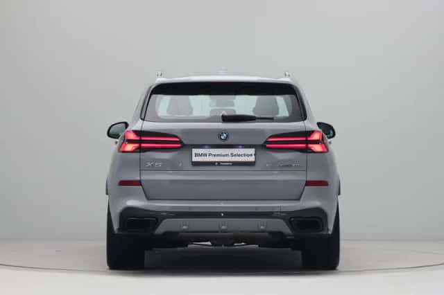BMW X5 (2023) thumbnail 6