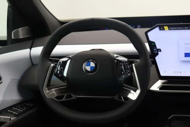 BMW iX3 (2026) thumbnail 2