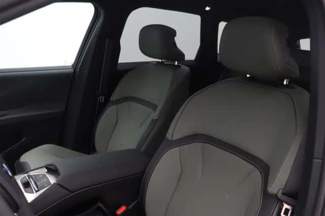 BMW iX3 (2026) thumbnail 4