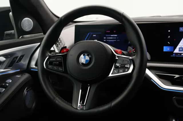 BMW XM (2023) thumbnail 2