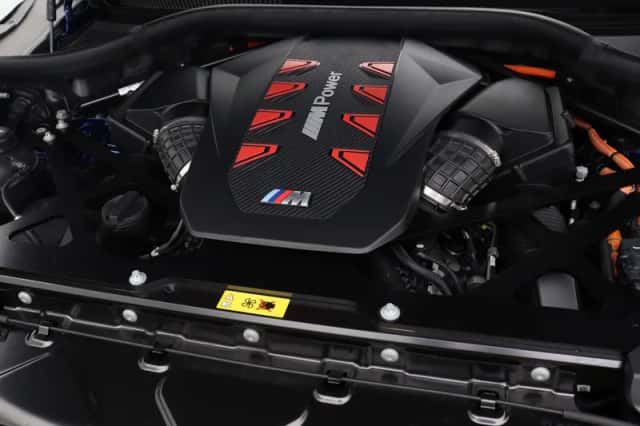 BMW XM (2023) thumbnail 5