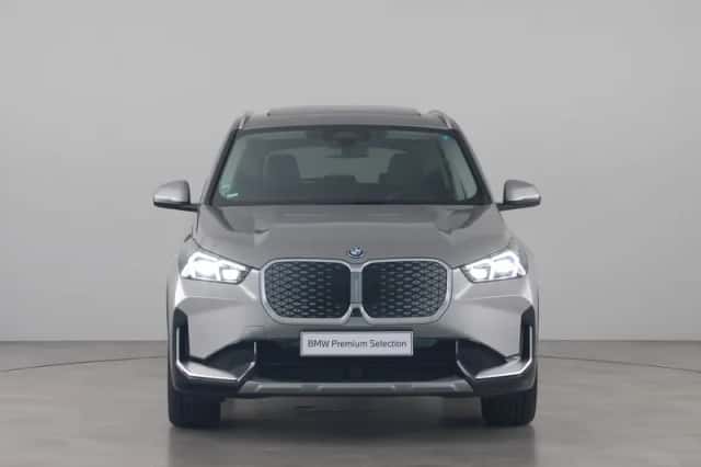 BMW iX1 (2025) thumbnail 2