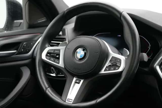 BMW X4 (2023) thumbnail 2