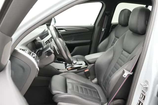BMW X4 (2023) thumbnail 4