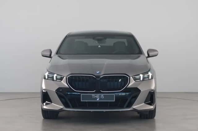 BMW i5 (2026) thumbnail 2