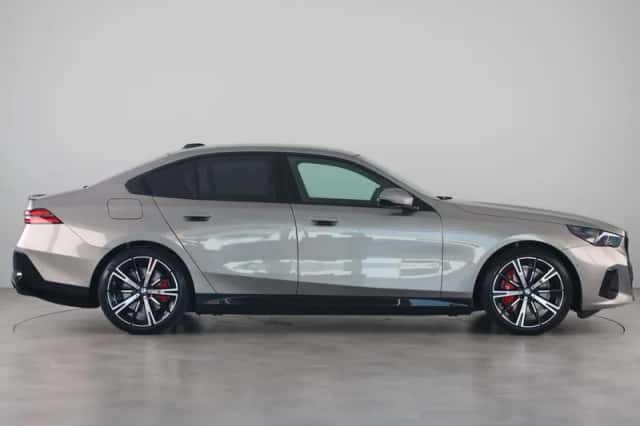 BMW i5 (2026) thumbnail 4