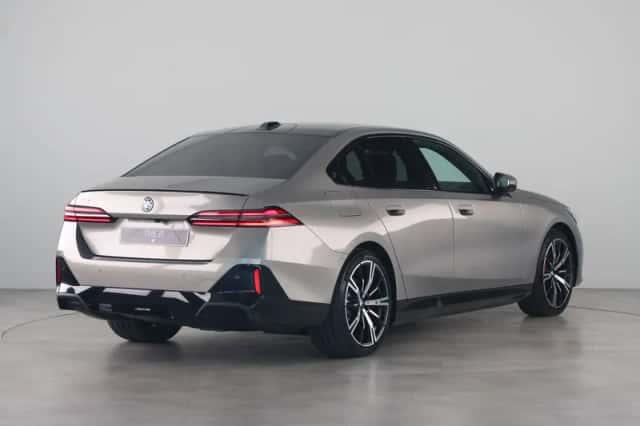 BMW i5 (2026) thumbnail 5