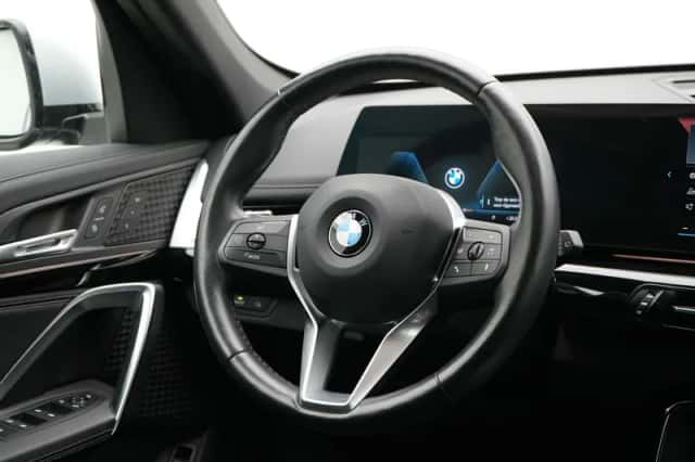 BMW X1 (2022) thumbnail 2