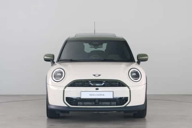 MINI Cooper (2026) thumbnail 2