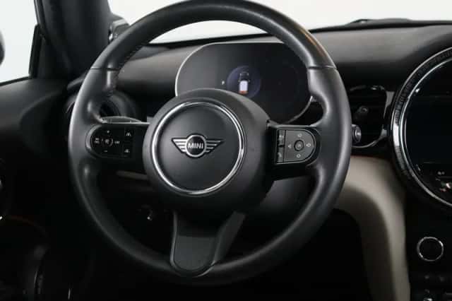 MINI Mini Electric (2022) thumbnail 2
