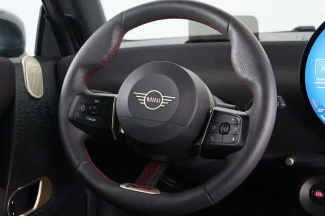 MINI Mini Electric (2025) thumbnail 2