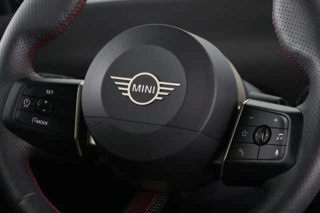 MINI Mini Electric (2025) thumbnail 3