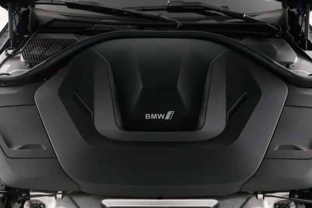 BMW i4 (2025) thumbnail 5