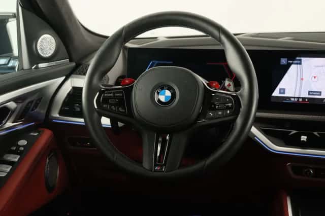 BMW XM (2025) thumbnail 2