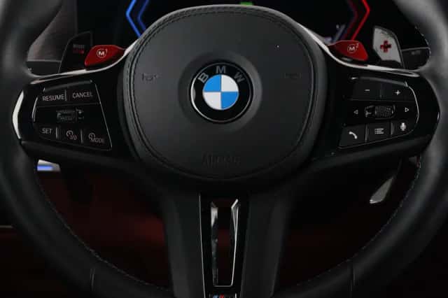 BMW XM (2025) thumbnail 3