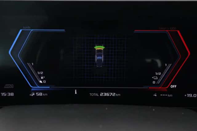 BMW XM (2025) thumbnail 4