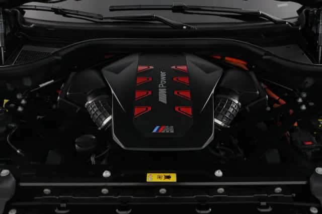 BMW XM (2025) thumbnail 5