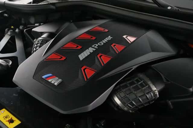 BMW XM (2025) thumbnail 6