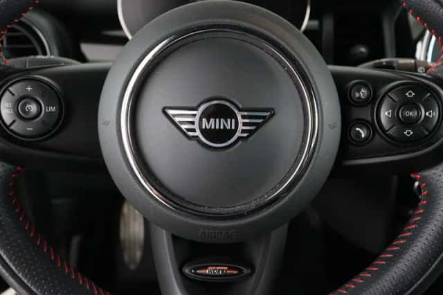 MINI Cooper (2021) thumbnail 3