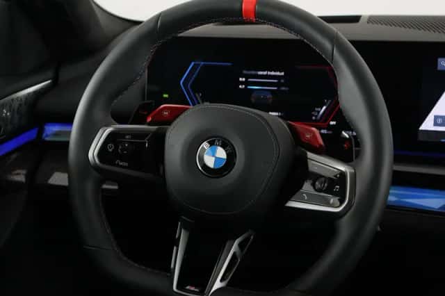 BMW M5 (2025) thumbnail 2