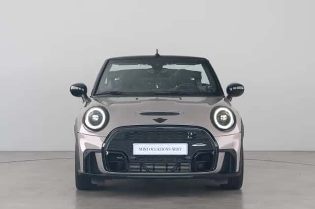MINI Cabrio (2023) thumbnail 3