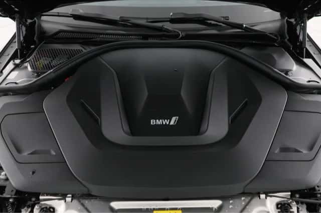 BMW i4 (2026) thumbnail 5