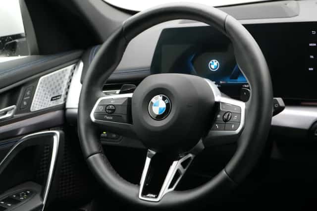 BMW X1 (2023) thumbnail 2