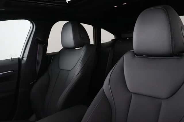 BMW i4 (2026) thumbnail 6