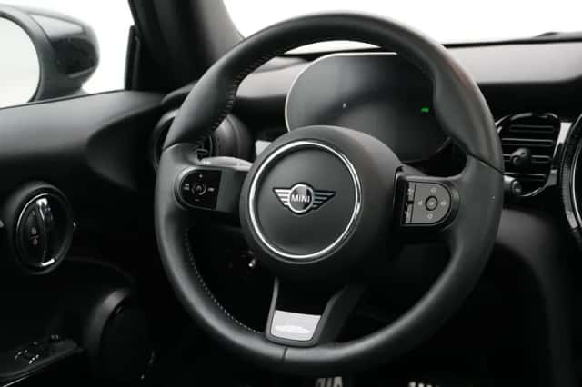 MINI John Cooper Works (2023) thumbnail 2