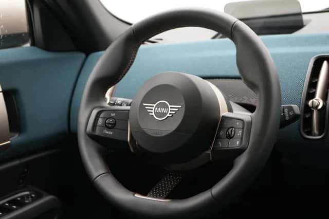 MINI Countryman (2025) thumbnail 2