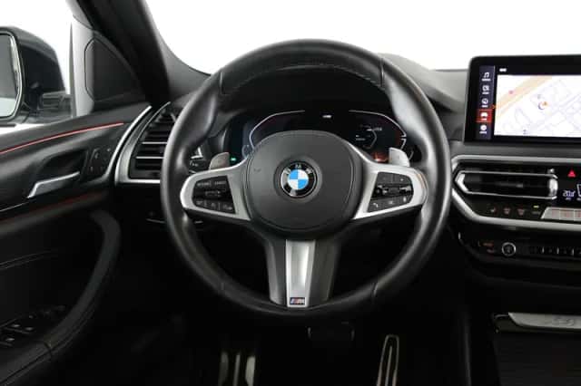 BMW X4 (2022) thumbnail 2