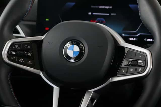 BMW i4 (2026) thumbnail 4