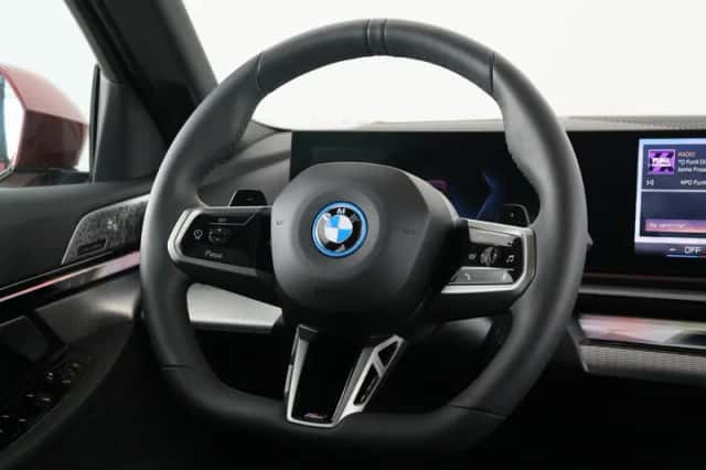 BMW 5-Serie (2025) thumbnail 2