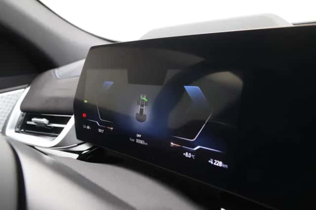 BMW iX2 (2024) thumbnail 3