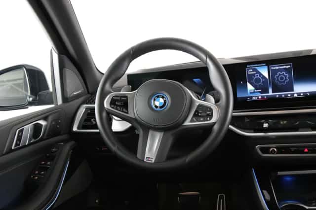 BMW X5 (2024) thumbnail 2
