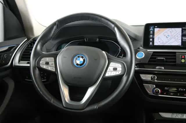 BMW iX3 (2021) thumbnail 2