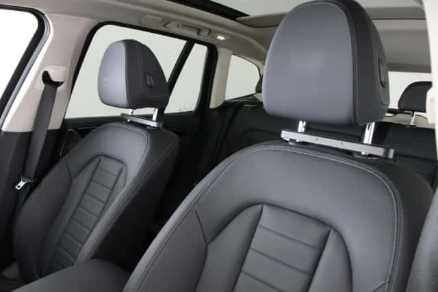 BMW iX3 (2021) thumbnail 4