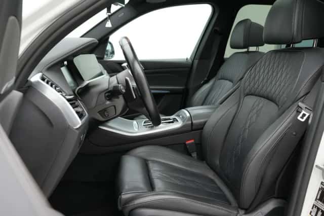 BMW X5 (2023) thumbnail 4