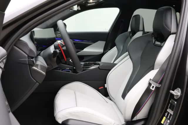 BMW M5 (2026) thumbnail 5