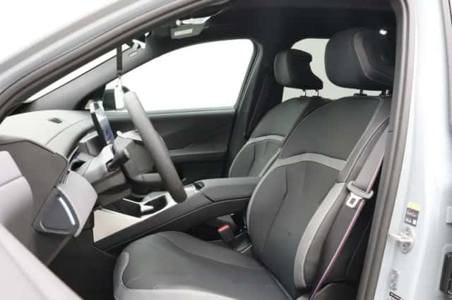BMW iX3 (2026) thumbnail 5