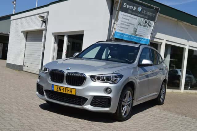 BMW X1 (2018) thumbnail 2