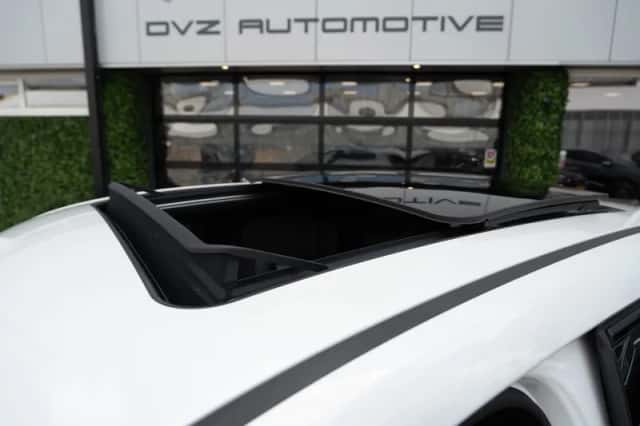 BMW iX1 (2023) thumbnail 3