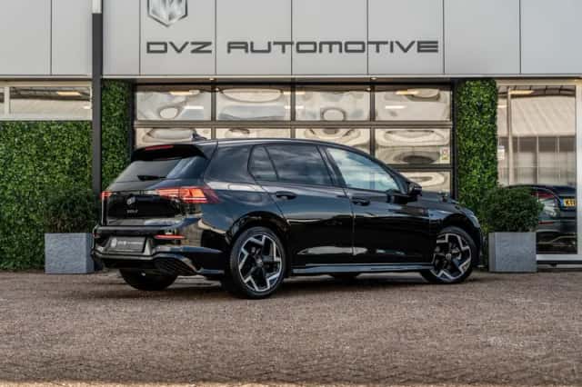 Volkswagen Golf (2025) thumbnail 3