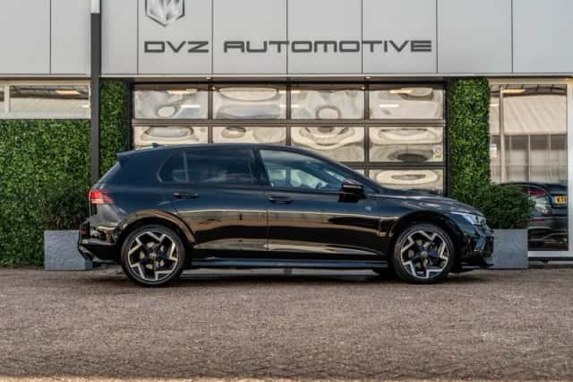 Volkswagen Golf (2025) thumbnail 4