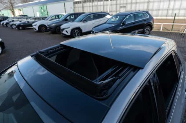 Volkswagen Golf (2024) thumbnail 3
