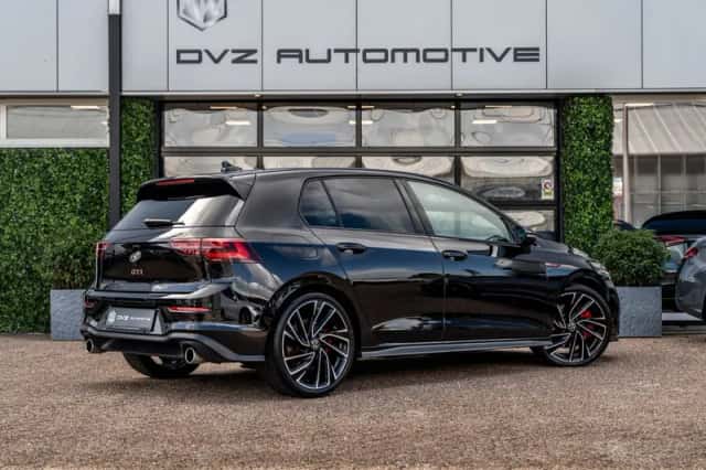 Volkswagen Golf (2021) thumbnail 3