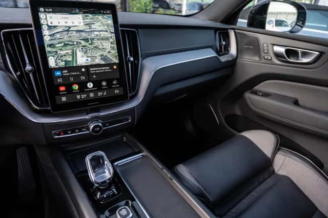 Volvo XC60 (2025) thumbnail 2