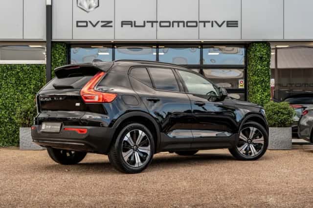 Volvo XC40 (2023) thumbnail 4