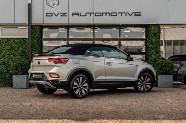 Volkswagen T-Roc (2024) thumbnail 4